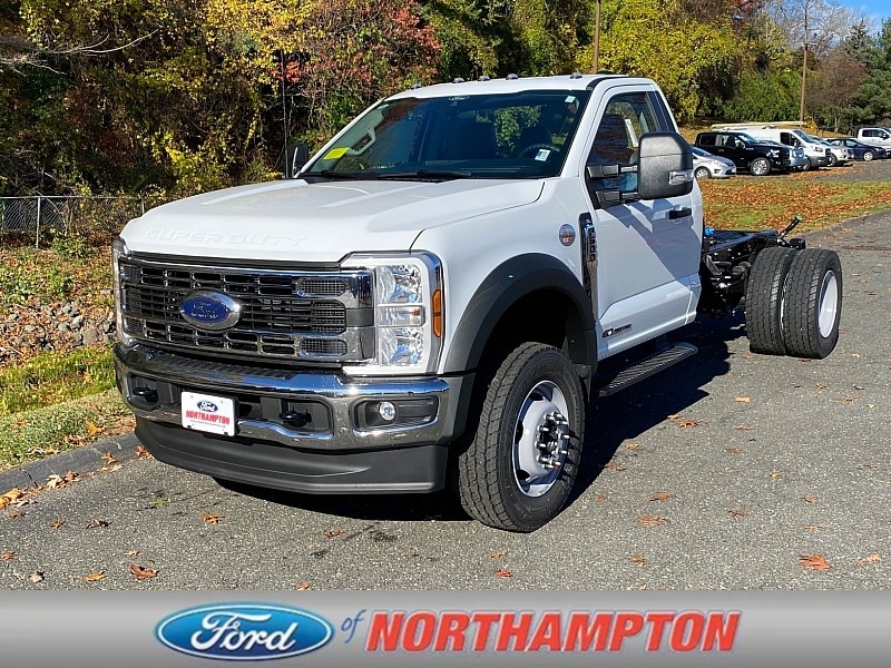 2026 Ford F-600 Super Duty Chassis Cab XL's photo