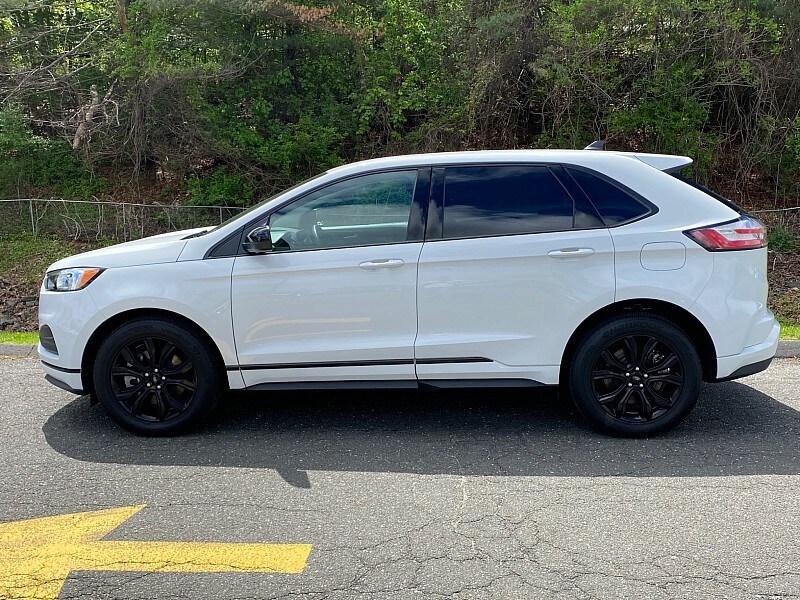 2022 Ford Edge SE photo 4