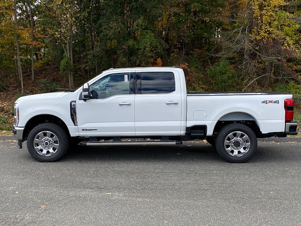 New 2026 Ford Super Duty LARIAT Full Size Truck