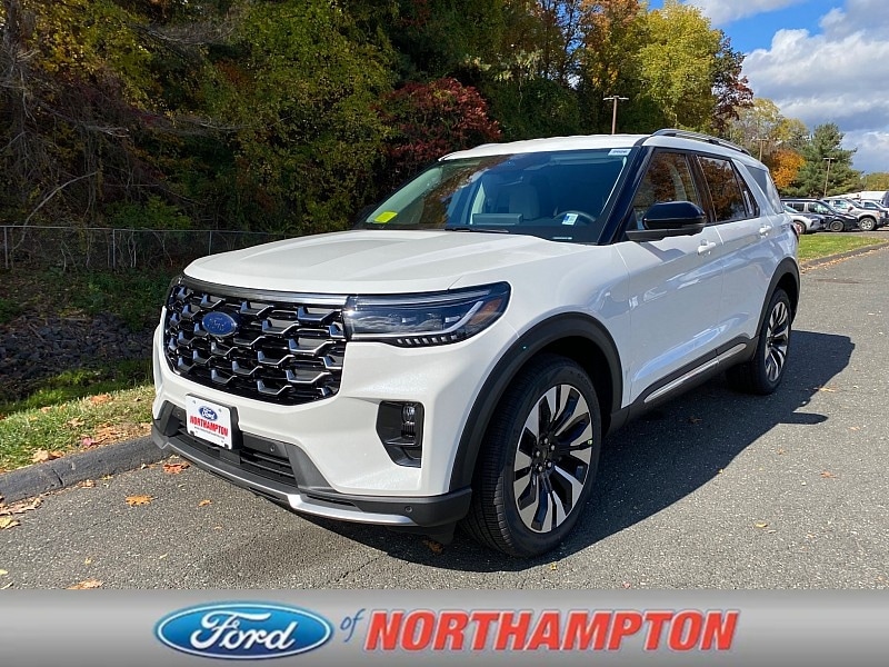 2026 Ford Explorer Platinum's photo