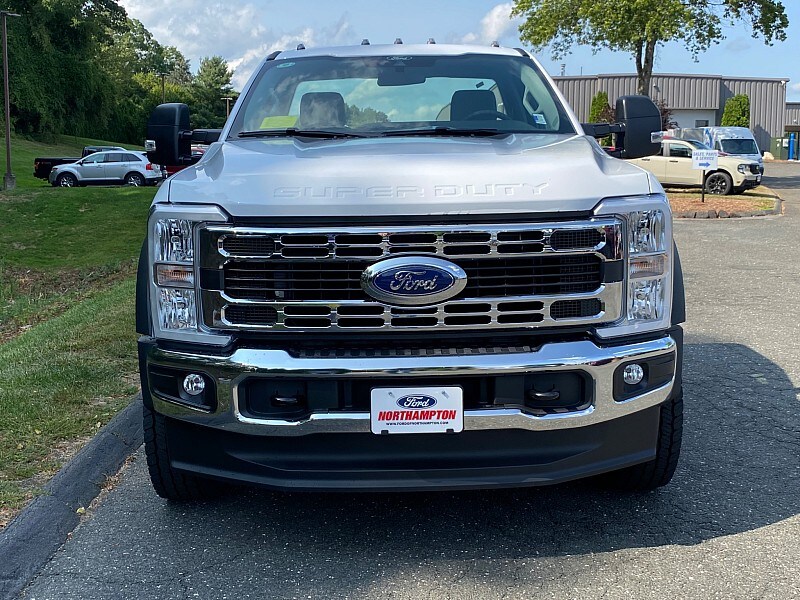 2026 Ford F-600 photo 2