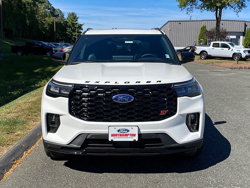 2025 Ford Explorer ST photo 2