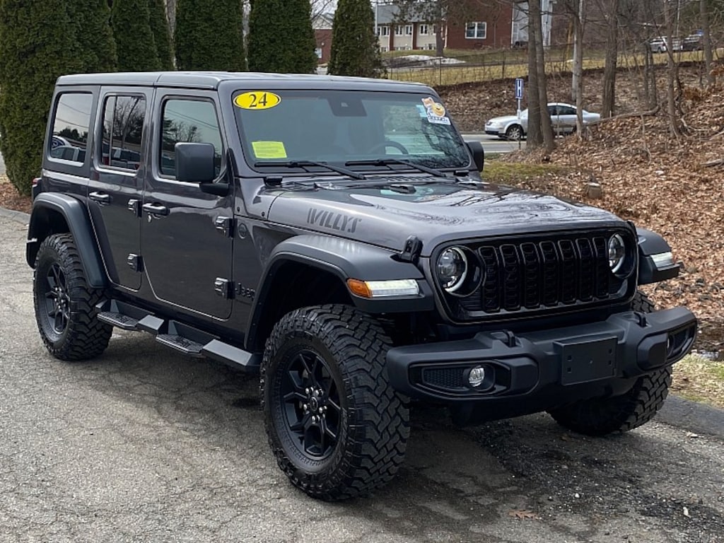 Used 2024 Jeep Wrangler Willys Crossover SUV
