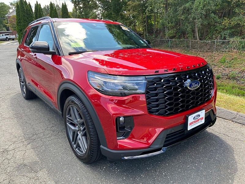 2025 Ford Explorer ST photo 3
