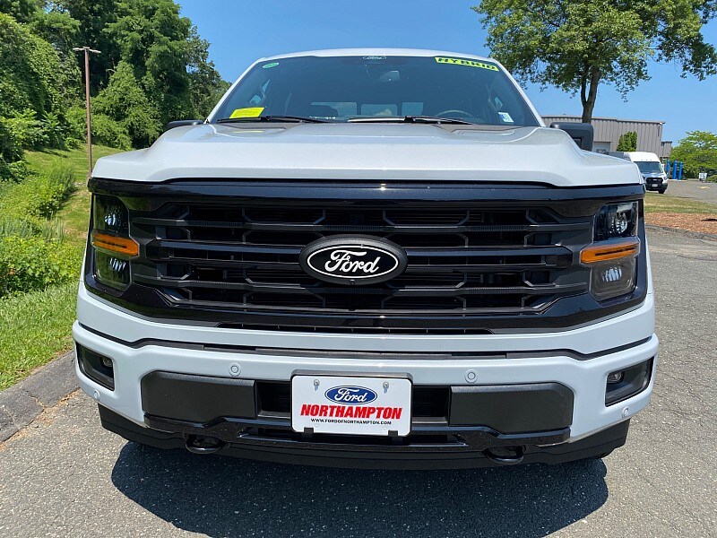 2025 Ford F-150 XLT photo 2