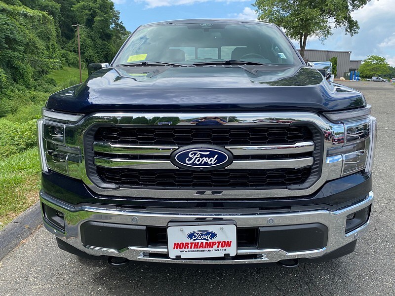 2025 Ford F-150 Lariat photo 2