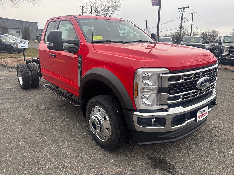 2025 Ford F-550 XLT photo 3