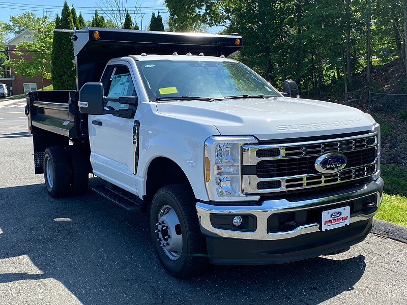 2025 Ford F-350 XL photo 3