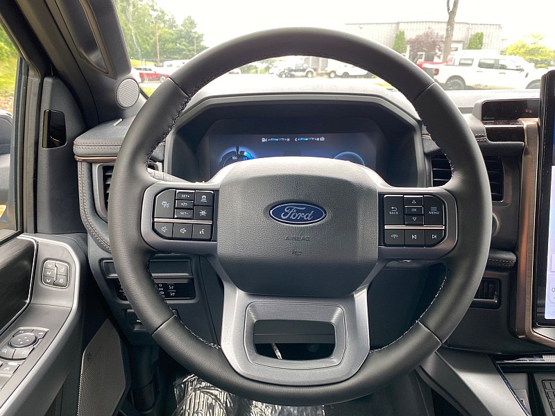 2025 Ford F-150 Lightning Lariat - Photo 14