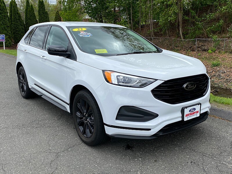2022 Ford Edge SE photo 3