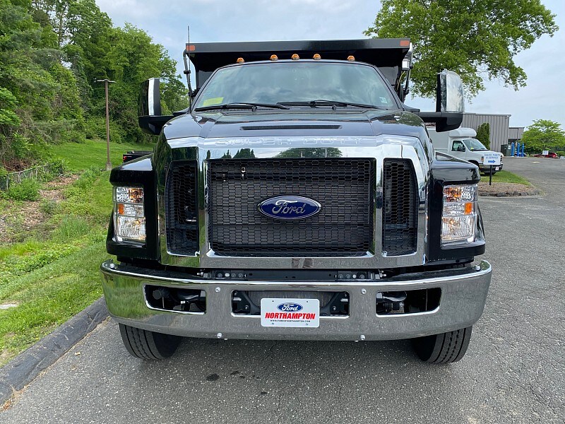 2025 Ford F-650 SuperCab photo 2