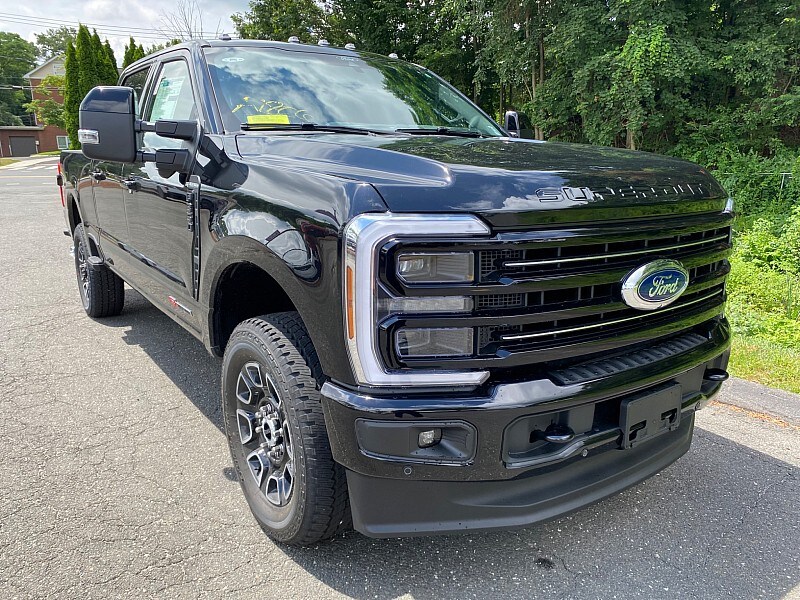 2025 Ford F-350 Platinum photo 3