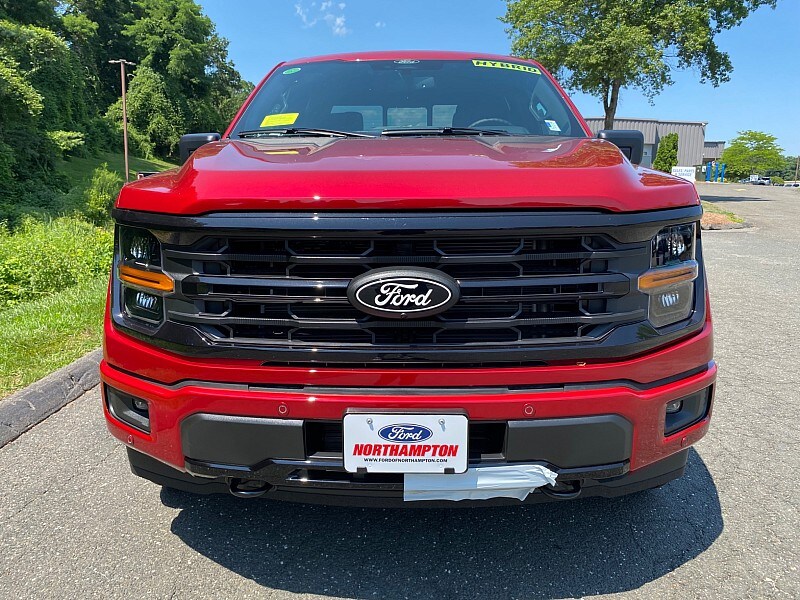 2025 Ford F-150 XLT photo 2