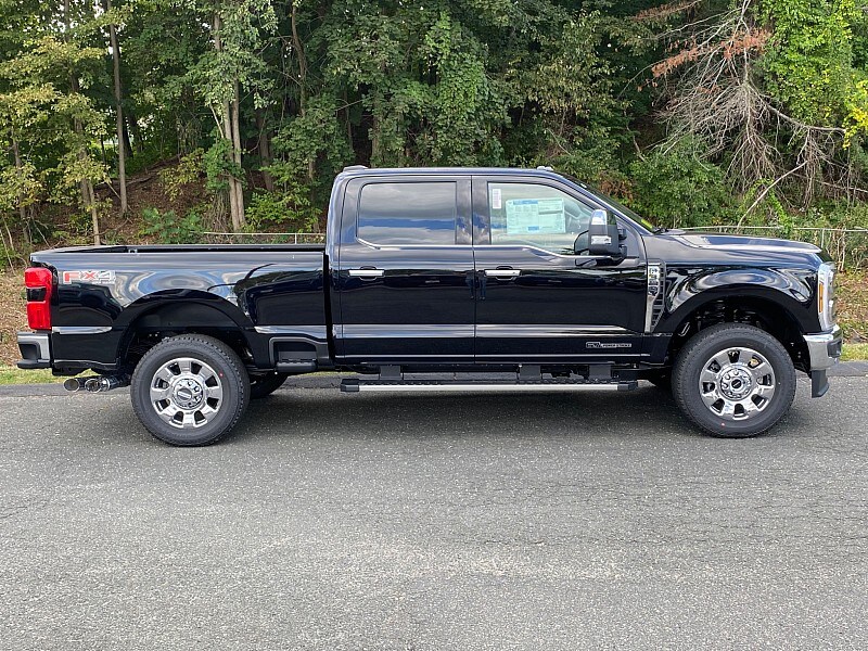 2026 Ford F-350 Lariat photo 4