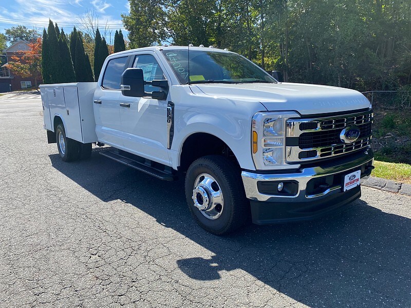 2026 Ford F-350 XL photo 3