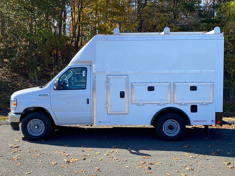 2026 Ford E-350 Base photo 4