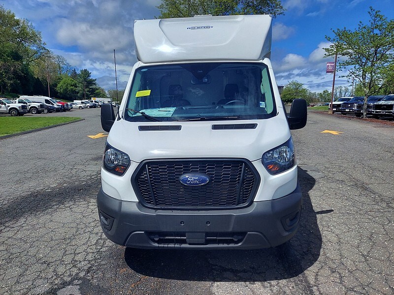 2025 Ford Transit Cutaway Van photo 2