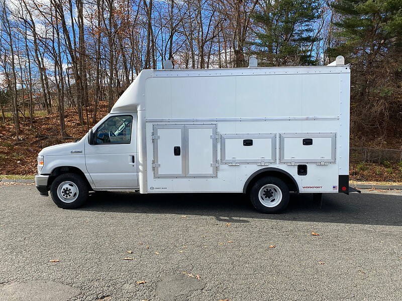 2026 Ford E-350 Base photo 4