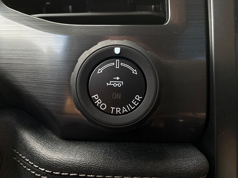 2025 Ford F-150 Lightning Flash - Photo 17