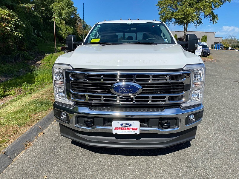 2026 Ford F-350 XL photo 2