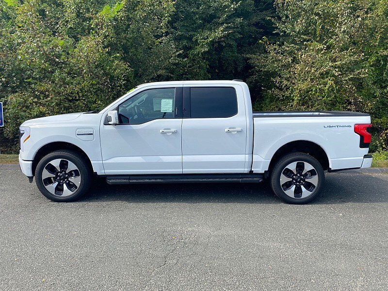 2023 Ford F-150 Lightning Platinum photo 4