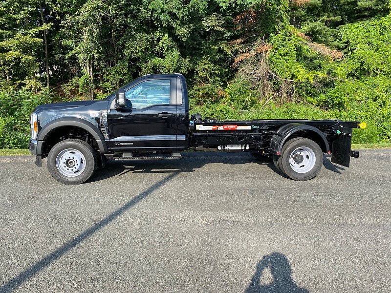 2025 Ford F-600 photo 4