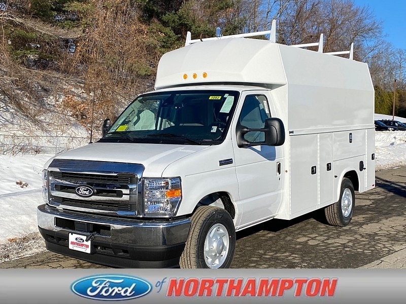 2026 Ford E-Series SRW E-350 Super Duty 138 in WB's photo