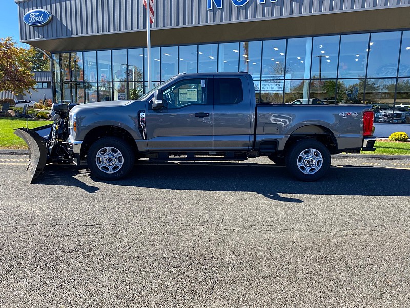 New 2027 Ford Super Duty XLT Full Size Truck