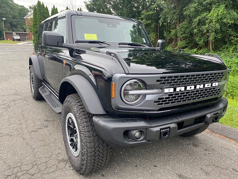 2025 Ford Bronco Badlands photo 2