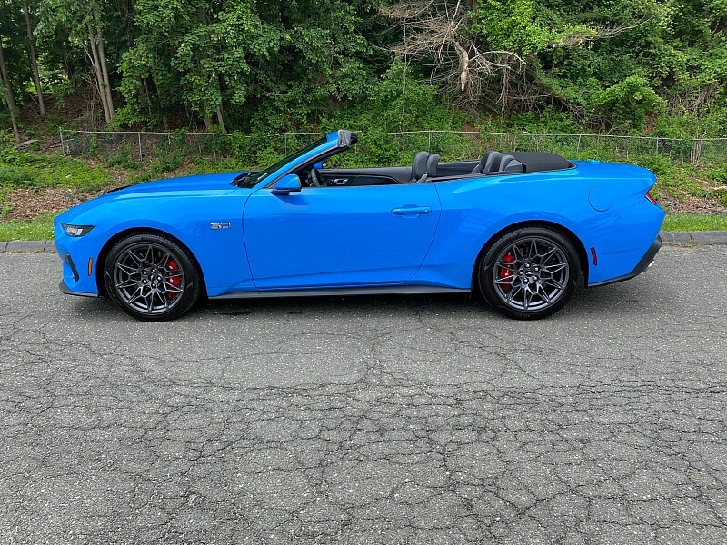 2024 Ford Mustang GT Premium photo 4