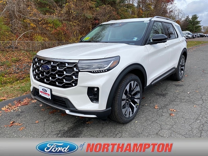 2026 Ford Explorer Platinum's photo