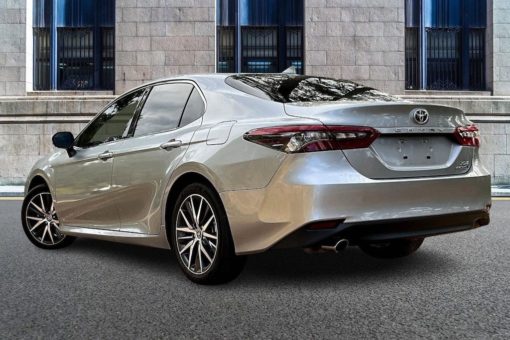 Used 2024 Toyota Camry Hybrid XLE Sedan