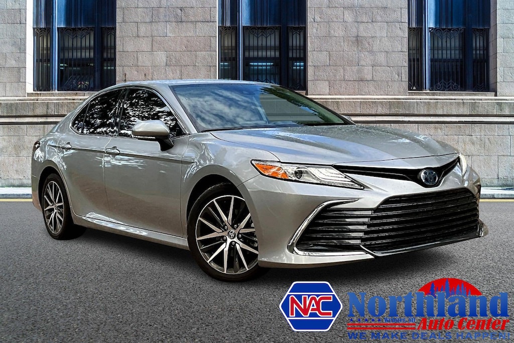 Used 2024 Toyota Camry Hybrid XLE Sedan