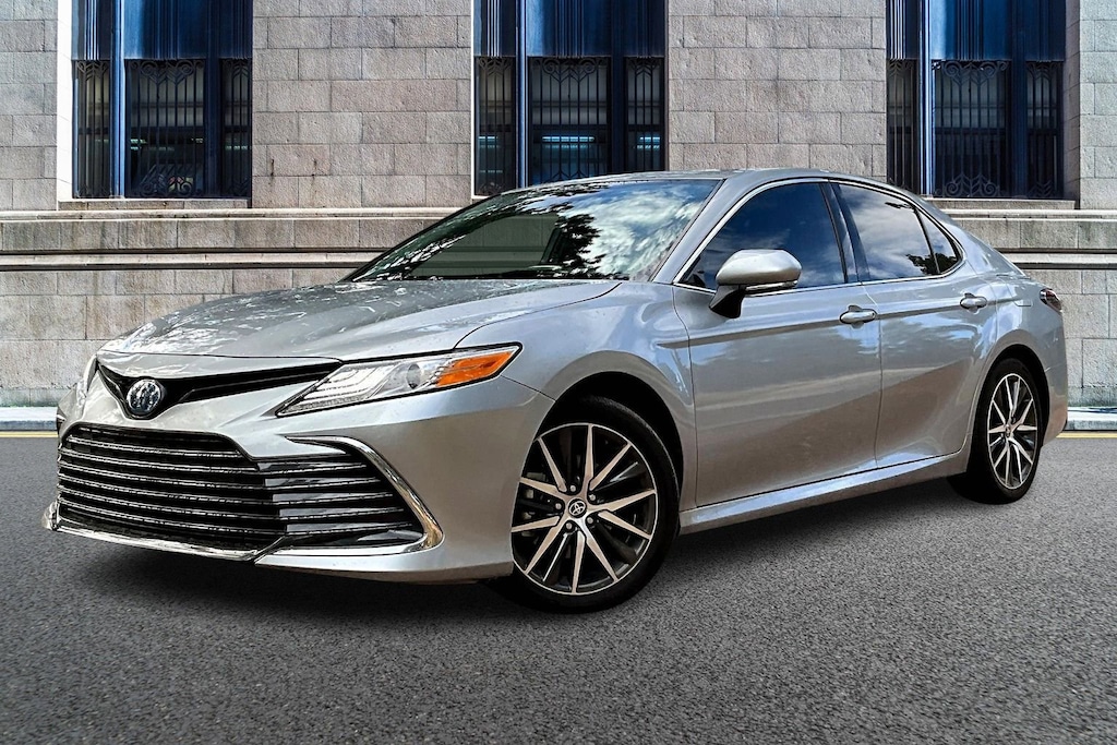 Used 2024 Toyota Camry Hybrid XLE Sedan