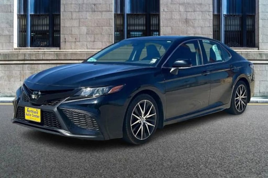 Used 2023 Toyota Camry SE Sedan 4D