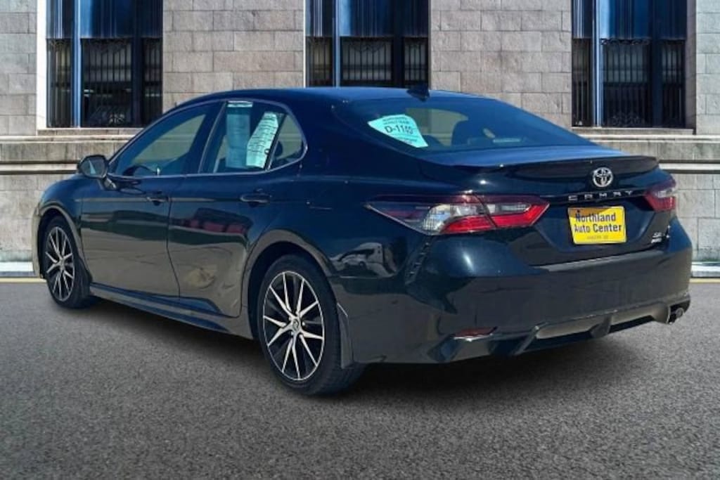 Used 2023 Toyota Camry SE Sedan 4D