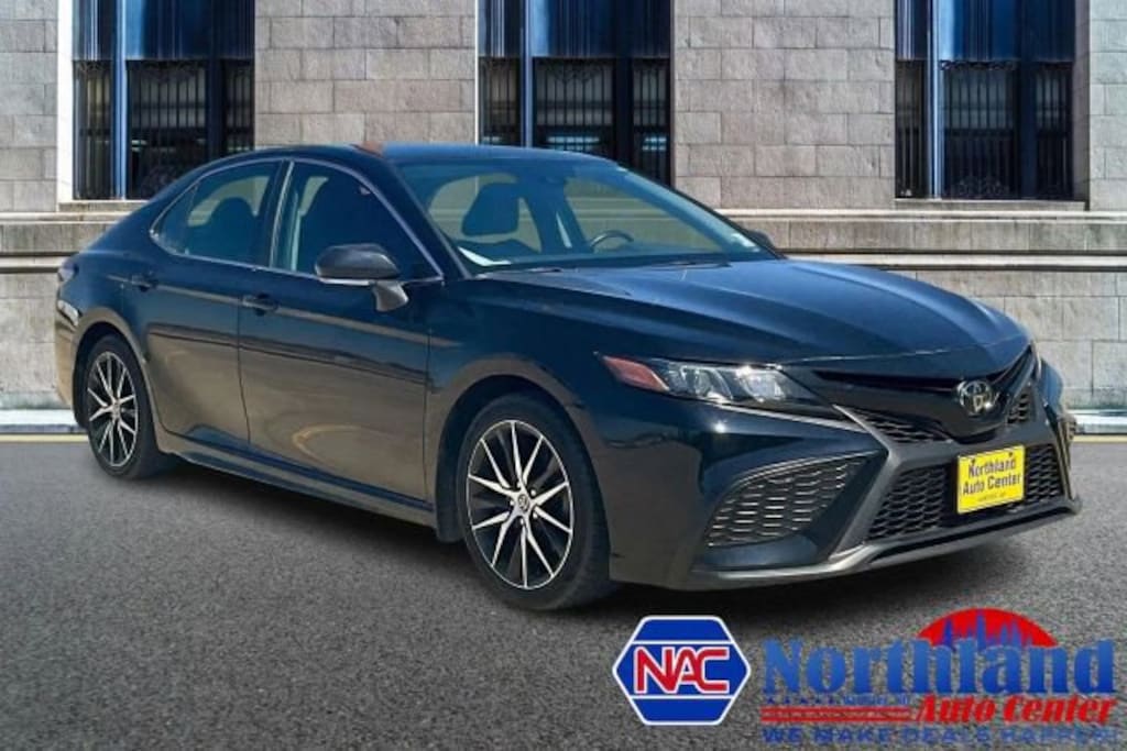 Used 2023 Toyota Camry SE Sedan 4D