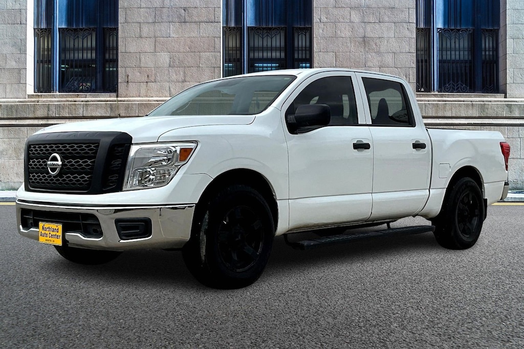 Used 2018 Nissan Titan S 4x4 Crew Cab S