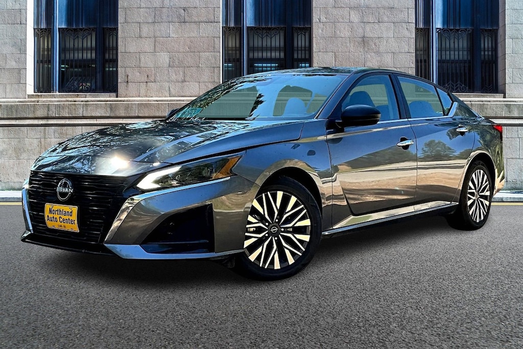 Used 2024 Nissan Altima 2.5 SV Sedan