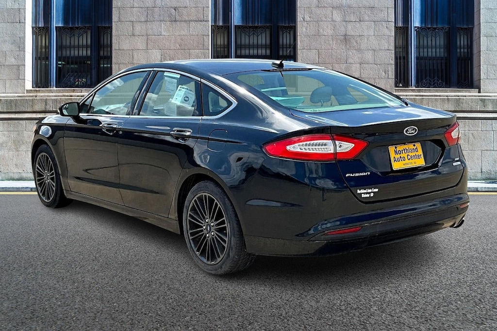 Used 2014 Ford Fusion SE Sedan
