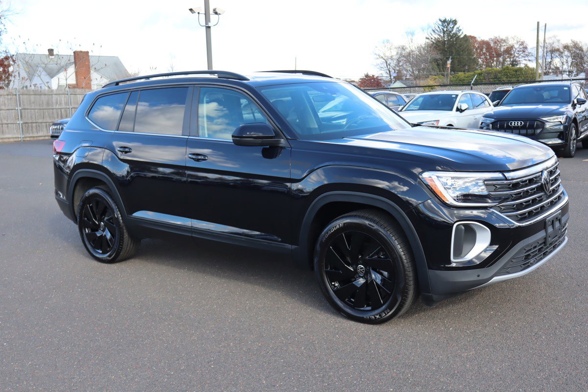 2025 Volkswagen Atlas SE Technology photo 2