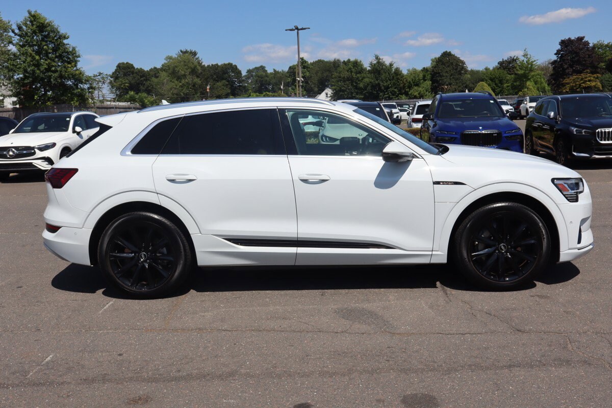 2021 Audi e-tron Premium Plus photo 4