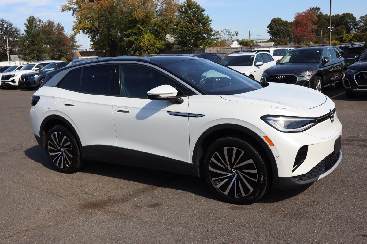 2023 Volkswagen ID.4 Pro Plus photo 2