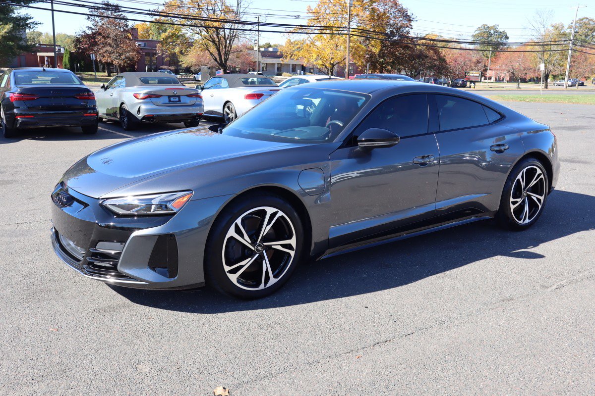 2022 Audi e-tron GT Premium Plus's photo