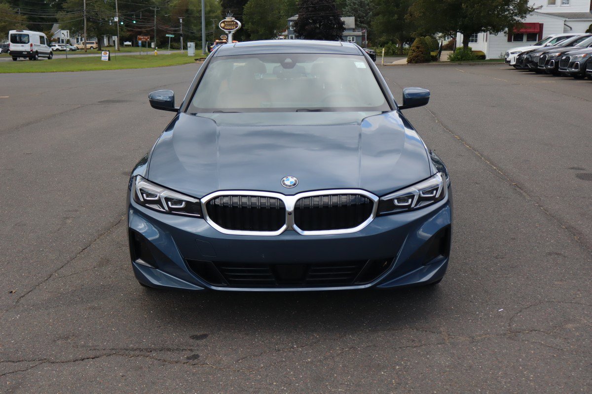 2025 Bmw 330i xDrive Sedan photo 2