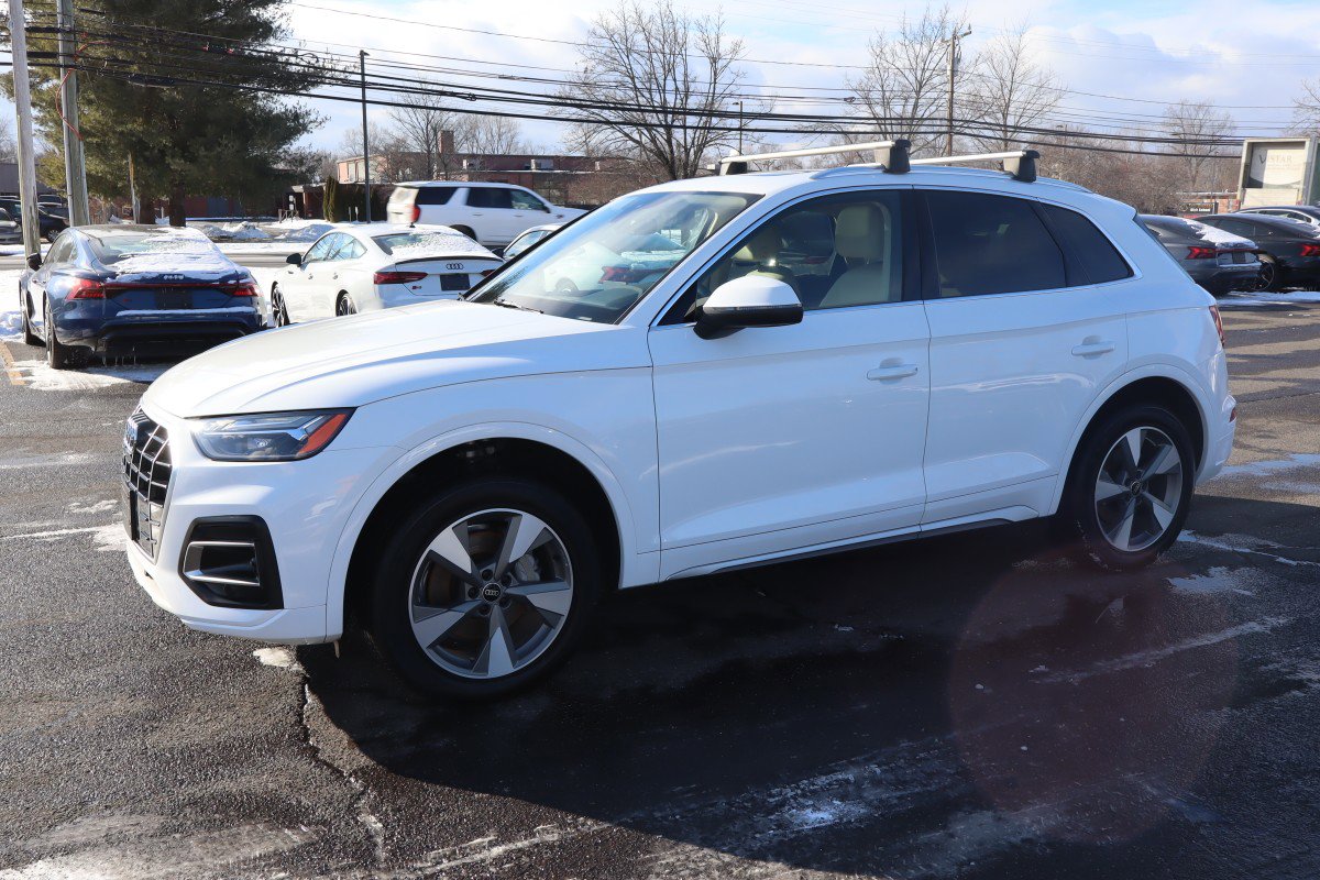 2022 Audi Q5 Premium Plus's photo