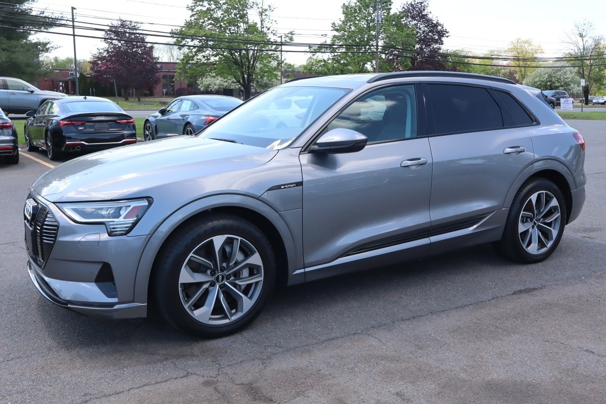 2021 Audi e-tron 95 kWh Premium quattro's photo