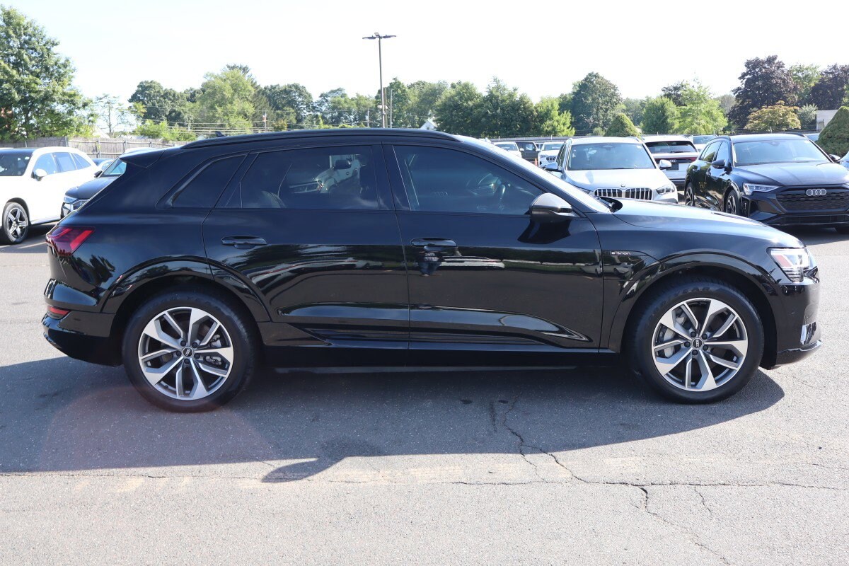 2021 Audi e-tron Premium Plus photo 4