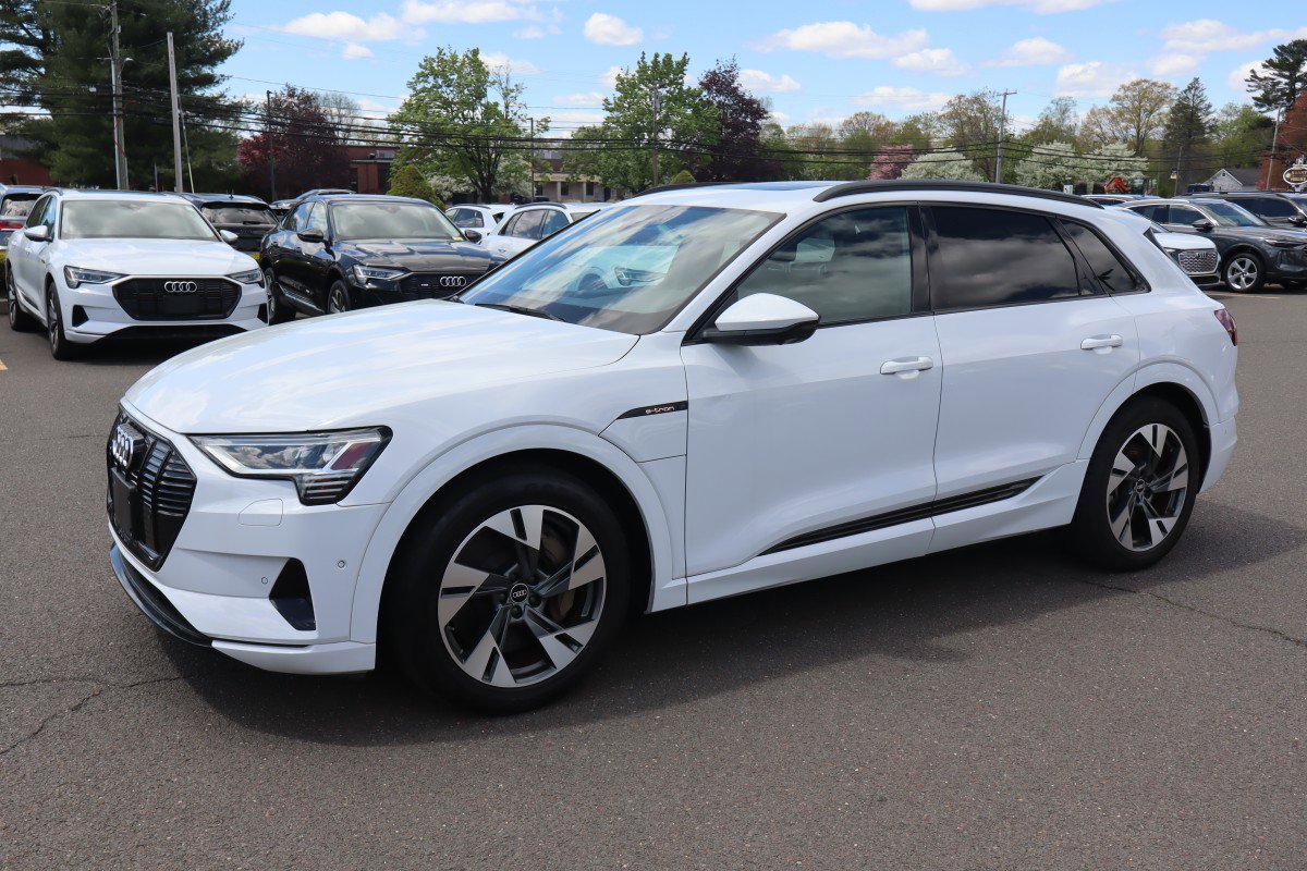 2022 Audi e-tron 95 kWh Premium quattro's photo
