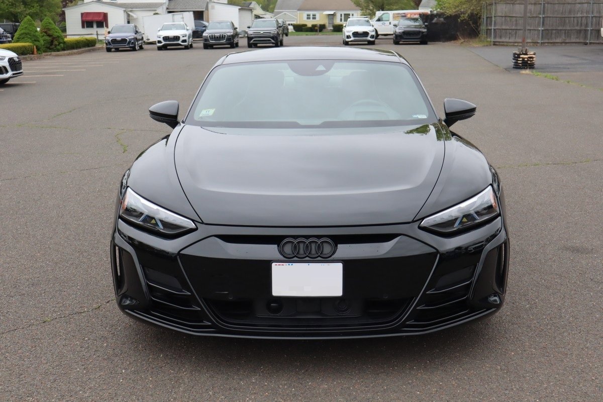 2022 Audi RS e-tron GT Base photo 2